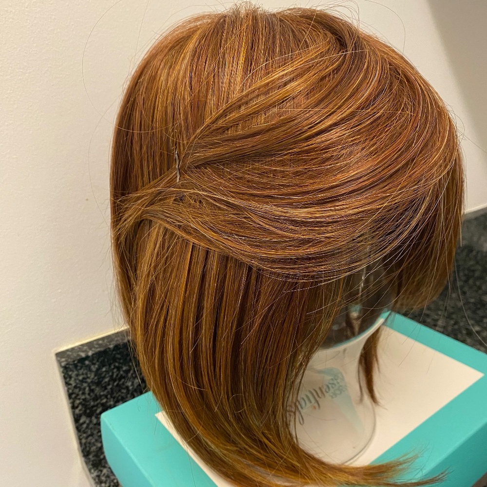 Brand new, never worn Gabor Essentials “Peace” Chin-Length Cut Wig.